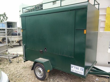 נגרר סגור ירוק עם גגון 466x350 1